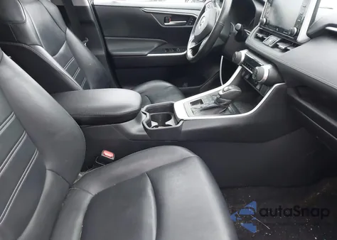 2019 Toyota Rav4 Xle Premium z USA, uszkodzony, nr VIN 2T3A1RFV2KW038854